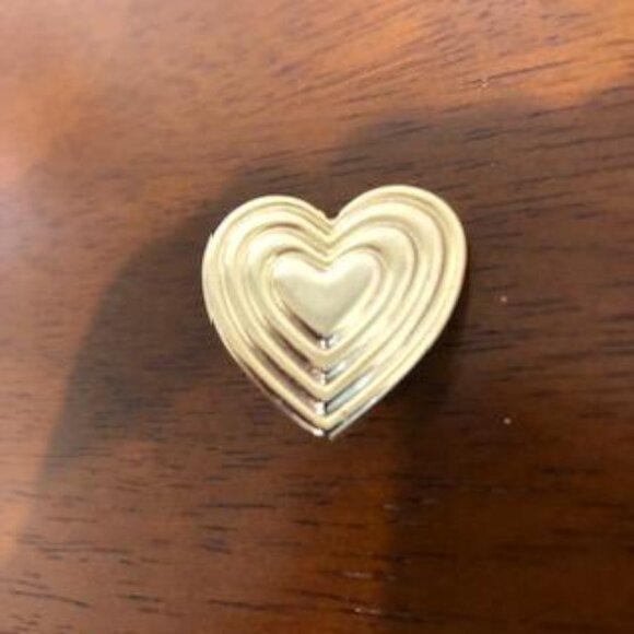 The Variety Club Vintage Gold Tone Rippled Heart Brooch Pin. - Picture 10 of 11